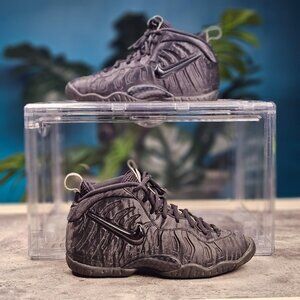 Nike Air Foamposite Posite Boys Size 6Y Black Athletic Basketball Shoe Sneakers